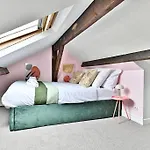 Appartement Avec Mezzanine Au Centre De Paris
