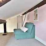 Appartement Avec Mezzanine Au Centre De Paris