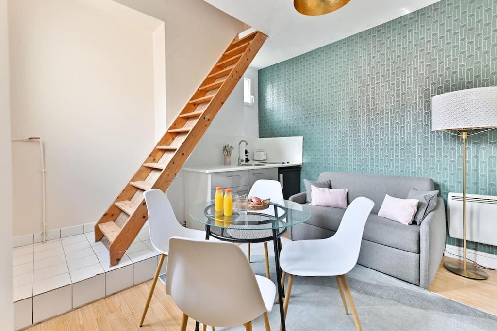 Apartment Avec Mezzanine Au Centre De Paris